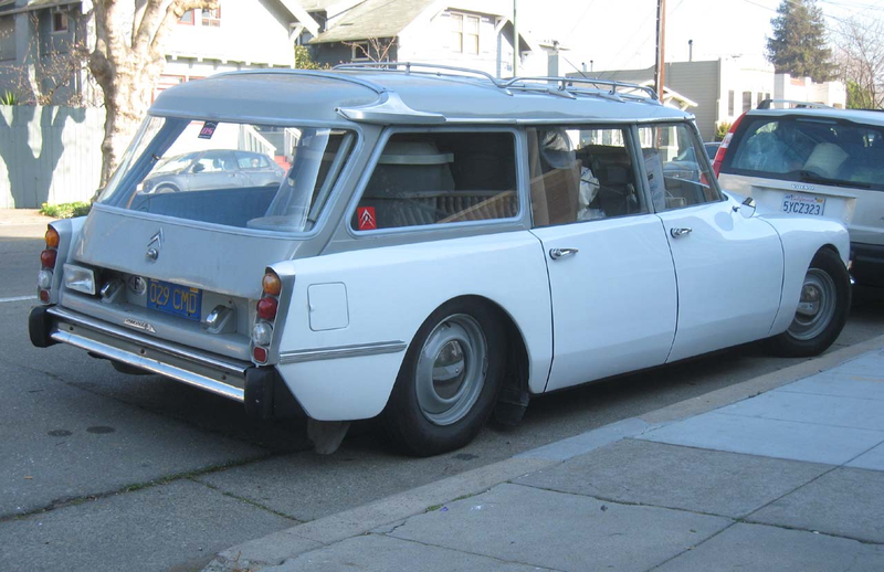 Illustration for article titled 1969 Citroƫn DS Station Wagon